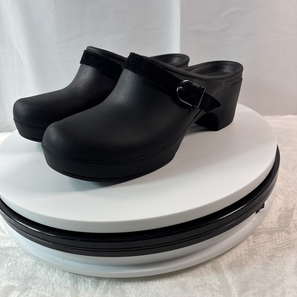 Crocs Sarah Women's Black Slip On Clog Shoe Size 8 Comfort Classic Casual